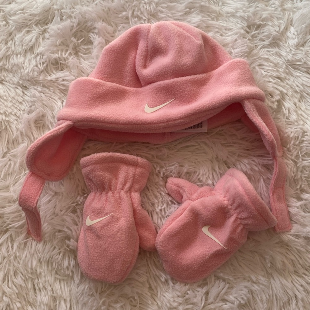 Nike Toddler hat and gloves
